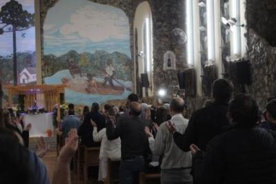 Com ParticipaÃ§Ã£o Da RCC e CTG EstÃ¢ncia do IguaÃ§u aconteceu o 4Âº dia da Novena da Padroeira em Laranjeiras do Sul