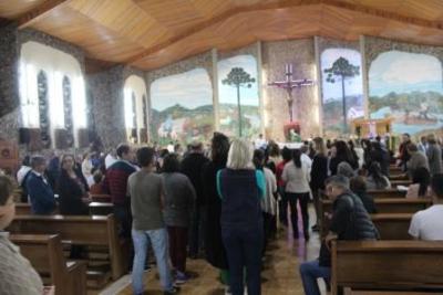 Com ParticipaÃ§Ã£o Da RCC e CTG EstÃ¢ncia do IguaÃ§u aconteceu o 4Âº dia da Novena da Padroeira em Laranjeiras do Sul