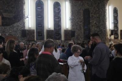 Com ParticipaÃ§Ã£o Da RCC e CTG EstÃ¢ncia do IguaÃ§u aconteceu o 4Âº dia da Novena da Padroeira em Laranjeiras do Sul