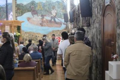 Com ParticipaÃ§Ã£o Da RCC e CTG EstÃ¢ncia do IguaÃ§u aconteceu o 4Âº dia da Novena da Padroeira em Laranjeiras do Sul