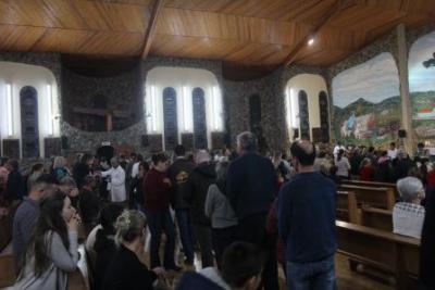 Com ParticipaÃ§Ã£o Da RCC e CTG EstÃ¢ncia do IguaÃ§u aconteceu o 4Âº dia da Novena da Padroeira em Laranjeiras do Sul