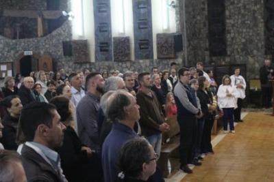 Com ParticipaÃ§Ã£o Da RCC e CTG EstÃ¢ncia do IguaÃ§u aconteceu o 4Âº dia da Novena da Padroeira em Laranjeiras do Sul
