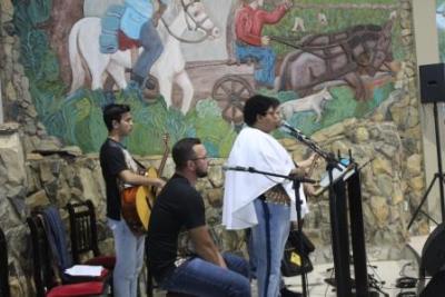 Com ParticipaÃ§Ã£o Da RCC e CTG EstÃ¢ncia do IguaÃ§u aconteceu o 4Âº dia da Novena da Padroeira em Laranjeiras do Sul