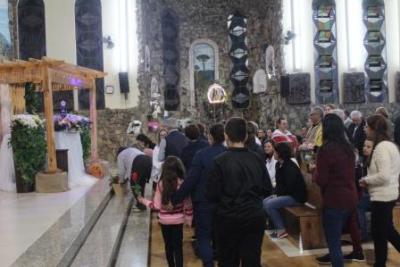 Com ParticipaÃ§Ã£o Da RCC e CTG EstÃ¢ncia do IguaÃ§u aconteceu o 4Âº dia da Novena da Padroeira em Laranjeiras do Sul