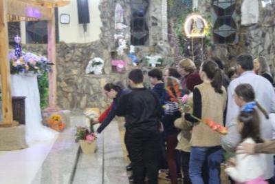 Com ParticipaÃ§Ã£o Da RCC e CTG EstÃ¢ncia do IguaÃ§u aconteceu o 4Âº dia da Novena da Padroeira em Laranjeiras do Sul