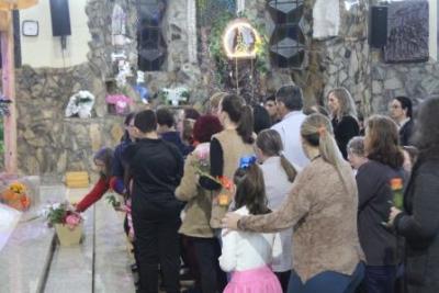 Com ParticipaÃ§Ã£o Da RCC e CTG EstÃ¢ncia do IguaÃ§u aconteceu o 4Âº dia da Novena da Padroeira em Laranjeiras do Sul