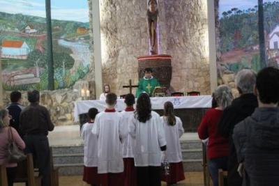Com ParticipaÃ§Ã£o Da RCC e CTG EstÃ¢ncia do IguaÃ§u aconteceu o 4Âº dia da Novena da Padroeira em Laranjeiras do Sul