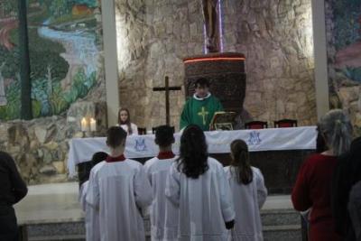 Com ParticipaÃ§Ã£o Da RCC e CTG EstÃ¢ncia do IguaÃ§u aconteceu o 4Âº dia da Novena da Padroeira em Laranjeiras do Sul