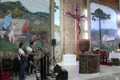 Devotos de Nossa Senhora Aparecida lotaram o SantuÃ¡rio para o 6Âº dia da Novena da Padroeira