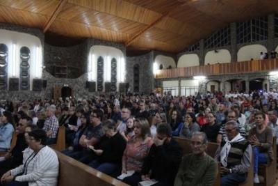 Devotos de Nossa Senhora Aparecida lotaram o SantuÃ¡rio para o 6Âº dia da Novena da Padroeira