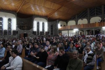Devotos de Nossa Senhora Aparecida lotaram o SantuÃ¡rio para o 6Âº dia da Novena da Padroeira