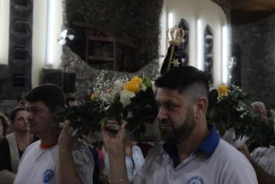 Devotos de Nossa Senhora Aparecida lotaram o SantuÃ¡rio para o 6Âº dia da Novena da Padroeira