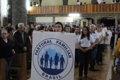 Devotos de Nossa Senhora Aparecida lotaram o SantuÃ¡rio para o 6Âº dia da Novena da Padroeira