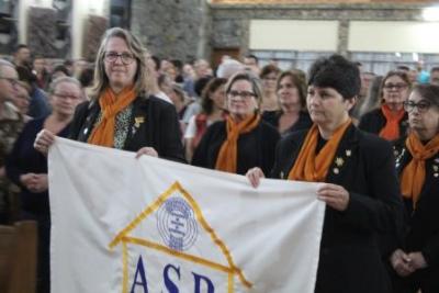 Devotos de Nossa Senhora Aparecida lotaram o SantuÃ¡rio para o 6Âº dia da Novena da Padroeira
