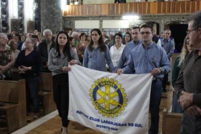 Devotos de Nossa Senhora Aparecida lotaram o SantuÃ¡rio para o 6Âº dia da Novena da Padroeira