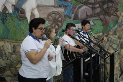 Devotos de Nossa Senhora Aparecida lotaram o SantuÃ¡rio para o 6Âº dia da Novena da Padroeira