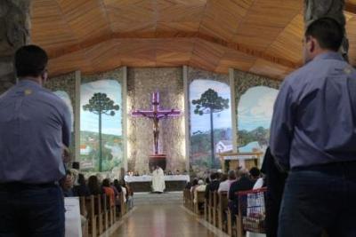 Devotos de Nossa Senhora Aparecida lotaram o SantuÃ¡rio para o 6Âº dia da Novena da Padroeira