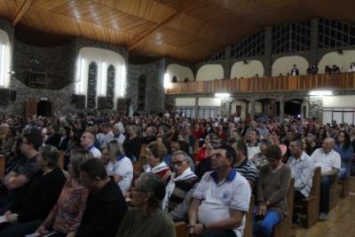 Devotos de Nossa Senhora Aparecida lotaram o SantuÃ¡rio para o 6Âº dia da Novena da Padroeira