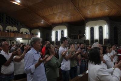 Devotos de Nossa Senhora Aparecida lotaram o SantuÃ¡rio para o 6Âº dia da Novena da Padroeira