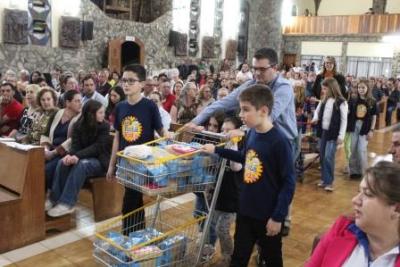 Devotos de Nossa Senhora Aparecida lotaram o SantuÃ¡rio para o 6Âº dia da Novena da Padroeira