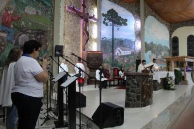 Devotos de Nossa Senhora Aparecida lotaram o SantuÃ¡rio para o 6Âº dia da Novena da Padroeira