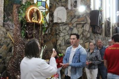 Devotos de Nossa Senhora Aparecida lotaram o SantuÃ¡rio para o 6Âº dia da Novena da Padroeira