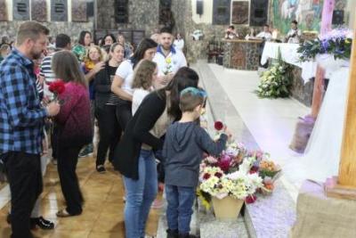 Devotos de Nossa Senhora Aparecida lotaram o SantuÃ¡rio para o 6Âº dia da Novena da Padroeira