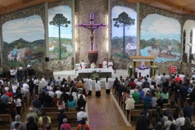 Devotos de Nossa Senhora Aparecida lotaram o SantuÃ¡rio para o 6Âº dia da Novena da Padroeira