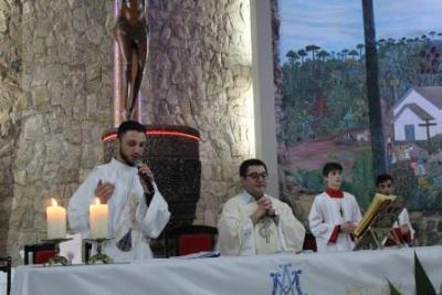 Devotos de Nossa Senhora Aparecida lotaram o SantuÃ¡rio para o 6Âº dia da Novena da Padroeira