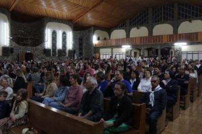Com a participaÃ§Ã£o da secretaria de SaÃºde em alusÃ£o ao outubro rosa aconteceu o 7Âº dia da Novena da Padroeira em Laranjeiras do Sul