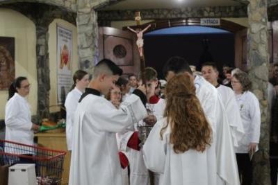Com a participaÃ§Ã£o da secretaria de SaÃºde em alusÃ£o ao outubro rosa aconteceu o 7Âº dia da Novena da Padroeira em Laranjeiras do Sul