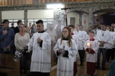 Com a participaÃ§Ã£o da secretaria de SaÃºde em alusÃ£o ao outubro rosa aconteceu o 7Âº dia da Novena da Padroeira em Laranjeiras do Sul