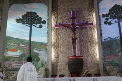 Com a participaÃ§Ã£o da secretaria de SaÃºde em alusÃ£o ao outubro rosa aconteceu o 7Âº dia da Novena da Padroeira em Laranjeiras do Sul