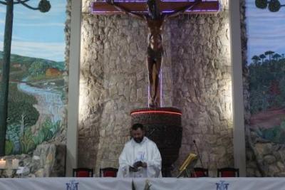 Com a participaÃ§Ã£o da secretaria de SaÃºde em alusÃ£o ao outubro rosa aconteceu o 7Âº dia da Novena da Padroeira em Laranjeiras do Sul