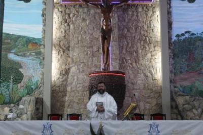 Com a participaÃ§Ã£o da secretaria de SaÃºde em alusÃ£o ao outubro rosa aconteceu o 7Âº dia da Novena da Padroeira em Laranjeiras do Sul