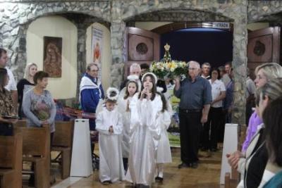 Com a participaÃ§Ã£o da secretaria de SaÃºde em alusÃ£o ao outubro rosa aconteceu o 7Âº dia da Novena da Padroeira em Laranjeiras do Sul