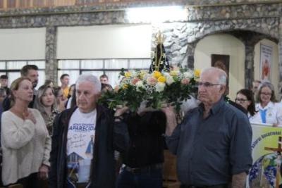 Com a participaÃ§Ã£o da secretaria de SaÃºde em alusÃ£o ao outubro rosa aconteceu o 7Âº dia da Novena da Padroeira em Laranjeiras do Sul