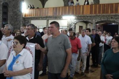 Com a participaÃ§Ã£o da secretaria de SaÃºde em alusÃ£o ao outubro rosa aconteceu o 7Âº dia da Novena da Padroeira em Laranjeiras do Sul