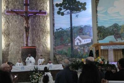 Com a participaÃ§Ã£o da secretaria de SaÃºde em alusÃ£o ao outubro rosa aconteceu o 7Âº dia da Novena da Padroeira em Laranjeiras do Sul