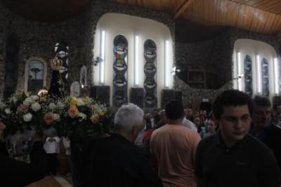 Com a participaÃ§Ã£o da secretaria de SaÃºde em alusÃ£o ao outubro rosa aconteceu o 7Âº dia da Novena da Padroeira em Laranjeiras do Sul