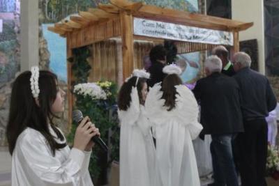 Com a participaÃ§Ã£o da secretaria de SaÃºde em alusÃ£o ao outubro rosa aconteceu o 7Âº dia da Novena da Padroeira em Laranjeiras do Sul