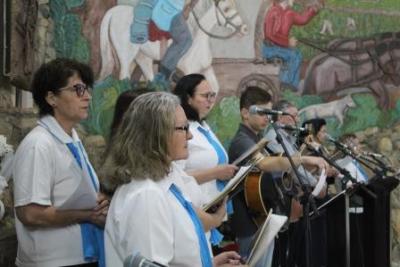 Com a participaÃ§Ã£o da secretaria de SaÃºde em alusÃ£o ao outubro rosa aconteceu o 7Âº dia da Novena da Padroeira em Laranjeiras do Sul