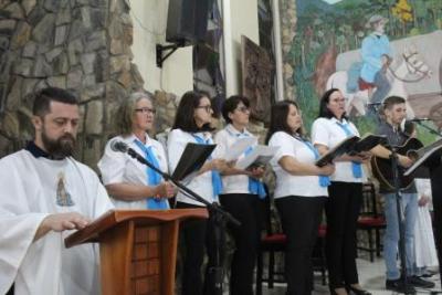 Com a participaÃ§Ã£o da secretaria de SaÃºde em alusÃ£o ao outubro rosa aconteceu o 7Âº dia da Novena da Padroeira em Laranjeiras do Sul