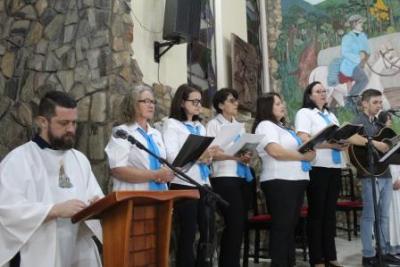 Com a participaÃ§Ã£o da secretaria de SaÃºde em alusÃ£o ao outubro rosa aconteceu o 7Âº dia da Novena da Padroeira em Laranjeiras do Sul