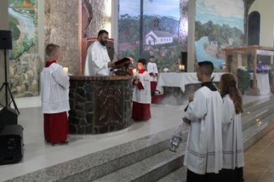 Com a participaÃ§Ã£o da secretaria de SaÃºde em alusÃ£o ao outubro rosa aconteceu o 7Âº dia da Novena da Padroeira em Laranjeiras do Sul