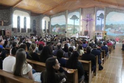 Com a participaÃ§Ã£o da secretaria de SaÃºde em alusÃ£o ao outubro rosa aconteceu o 7Âº dia da Novena da Padroeira em Laranjeiras do Sul