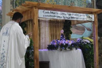 Com a participaÃ§Ã£o da secretaria de SaÃºde em alusÃ£o ao outubro rosa aconteceu o 7Âº dia da Novena da Padroeira em Laranjeiras do Sul