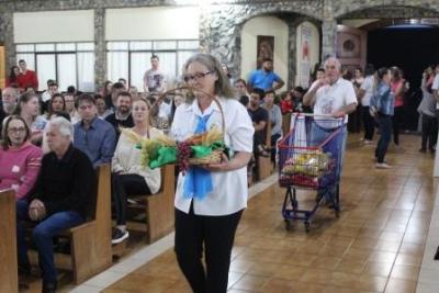 Com a participaÃ§Ã£o da secretaria de SaÃºde em alusÃ£o ao outubro rosa aconteceu o 7Âº dia da Novena da Padroeira em Laranjeiras do Sul
