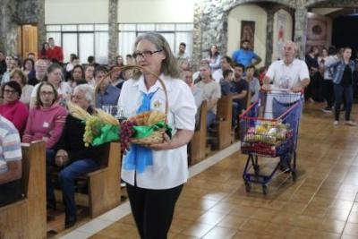 Com a participaÃ§Ã£o da secretaria de SaÃºde em alusÃ£o ao outubro rosa aconteceu o 7Âº dia da Novena da Padroeira em Laranjeiras do Sul