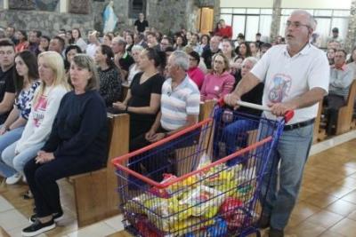 Com a participaÃ§Ã£o da secretaria de SaÃºde em alusÃ£o ao outubro rosa aconteceu o 7Âº dia da Novena da Padroeira em Laranjeiras do Sul